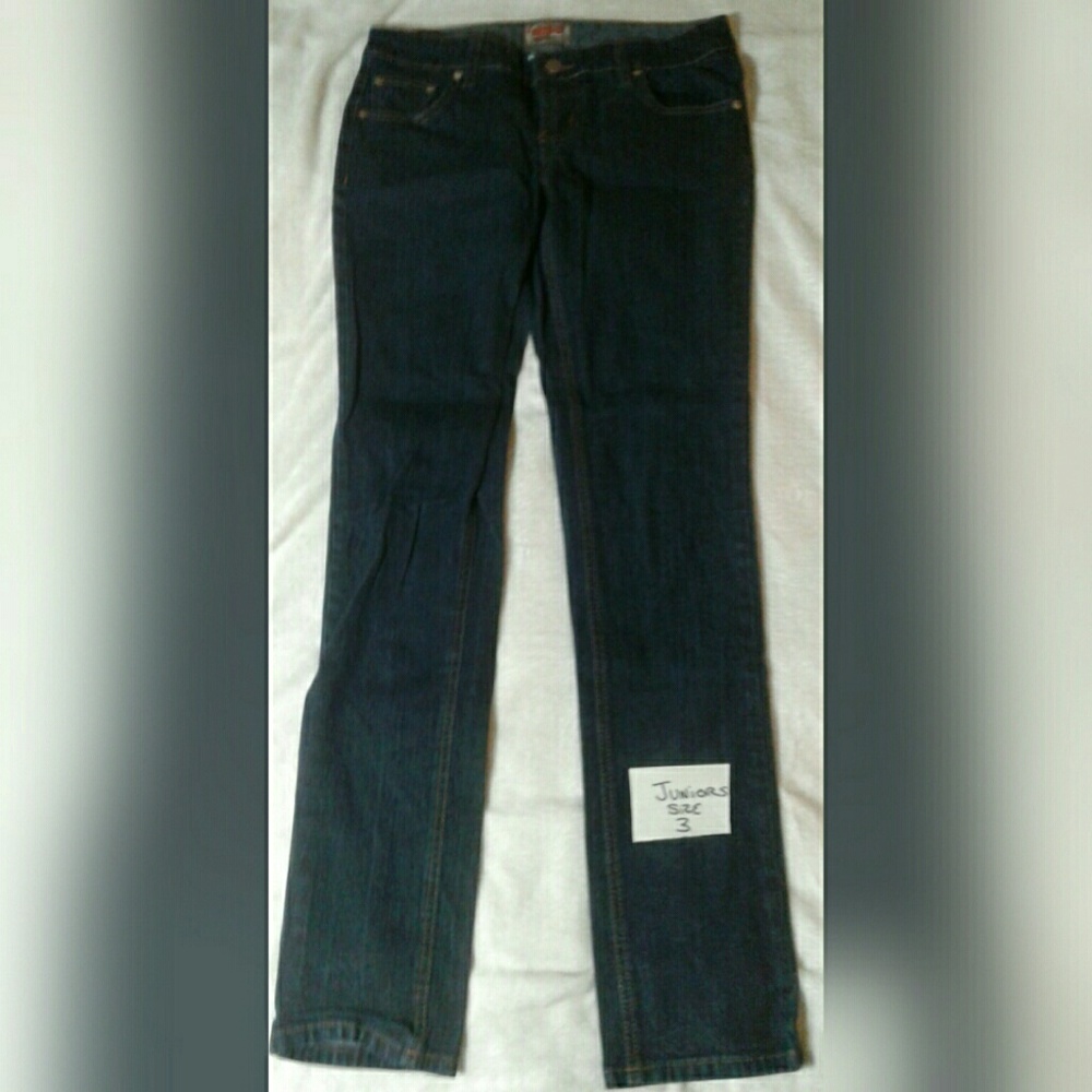 NO BOUNDARIES JEANS NWOT